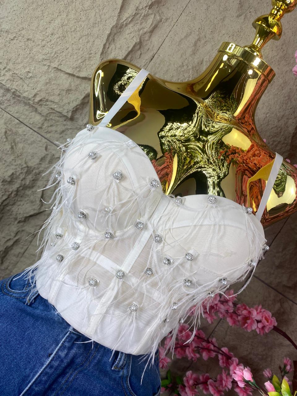 TOP CORSET CON PERLAS Y PLUMAS BLANCO - Imagen 3
